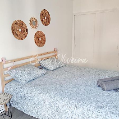Casa Oliveira - Sunny 2-Bed Retreat Steps From The Beach อาร์มาซอง เด เปรา ภายนอก รูปภาพ