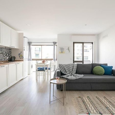 Casa Oliveira - Sunny 2-Bed Retreat Steps From The Beach อาร์มาซอง เด เปรา ภายนอก รูปภาพ