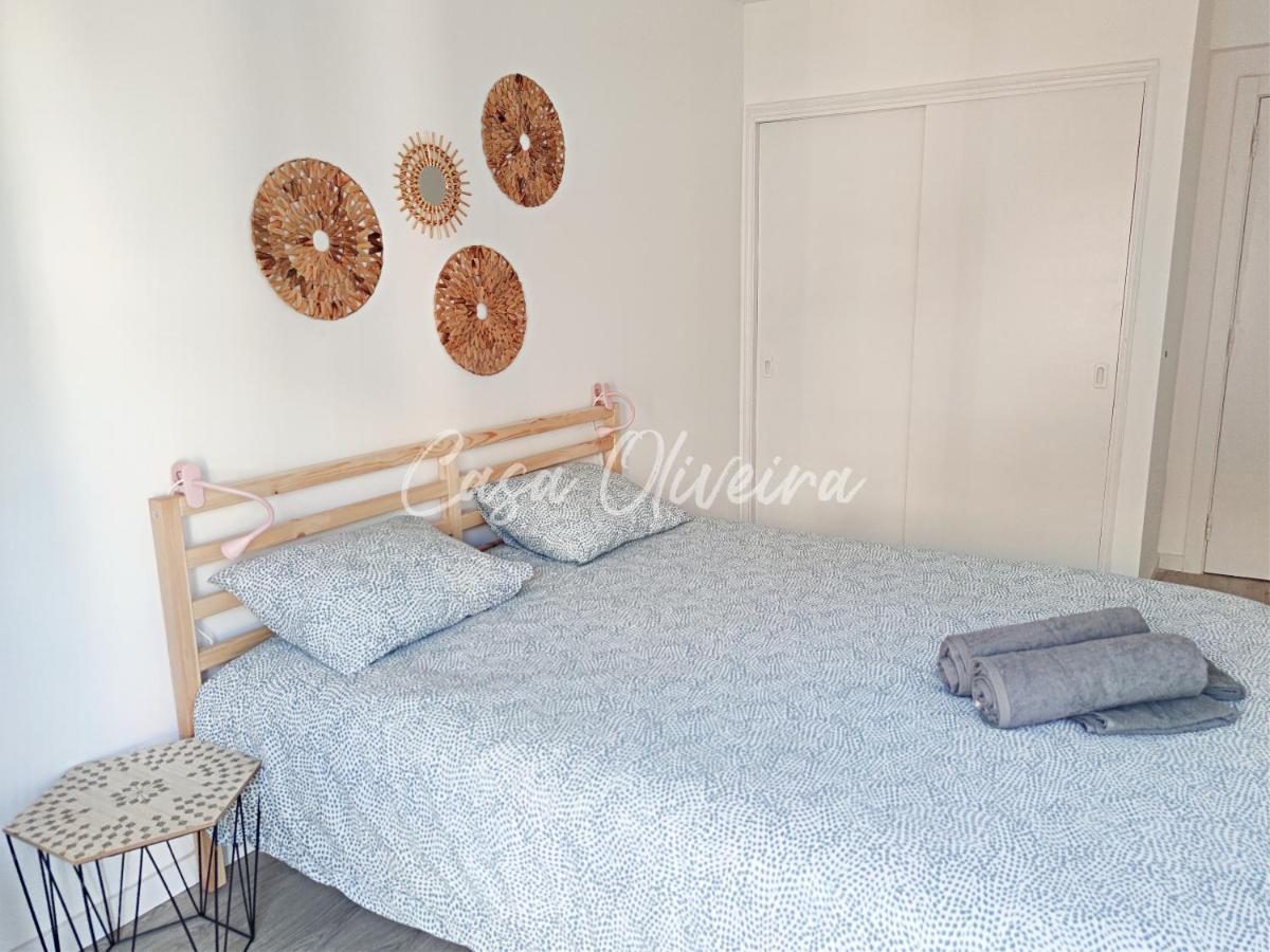 Casa Oliveira - Sunny 2-Bed Retreat Steps From The Beach อาร์มาซอง เด เปรา ภายนอก รูปภาพ