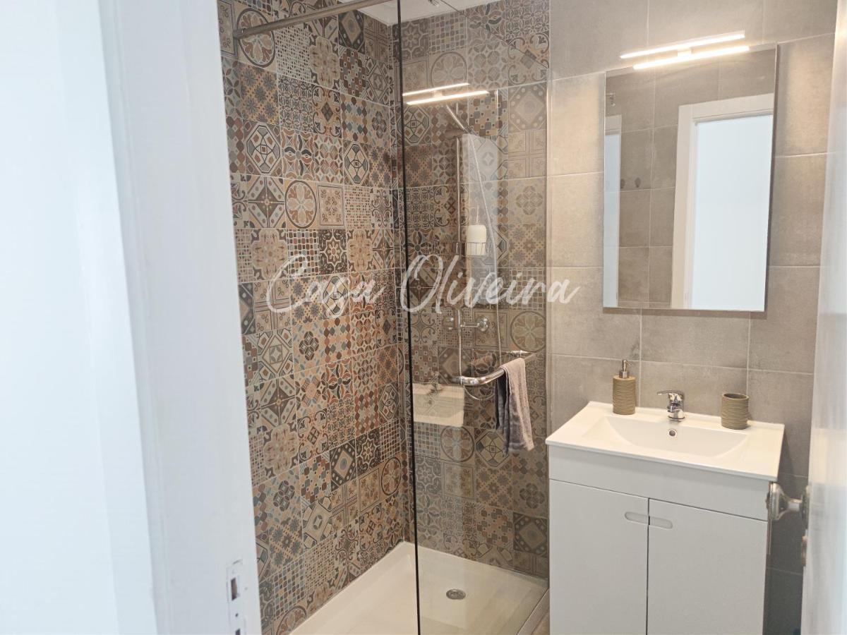 Casa Oliveira - Sunny 2-Bed Retreat Steps From The Beach อาร์มาซอง เด เปรา ภายนอก รูปภาพ